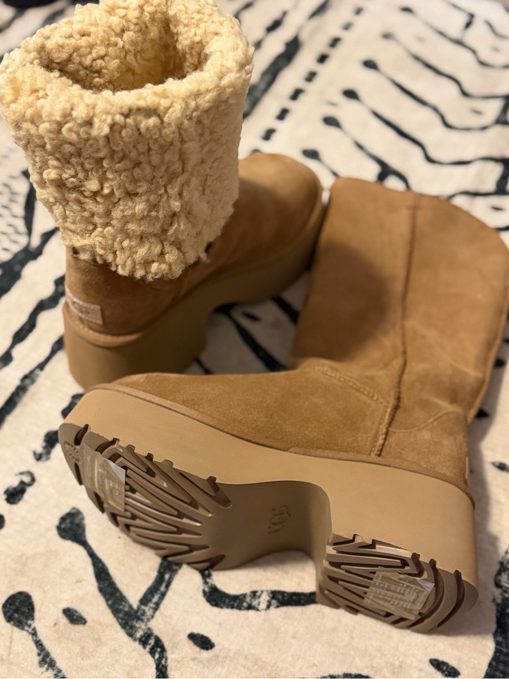 UGG Women’s Classic Tall foldable New Heights Women size 9